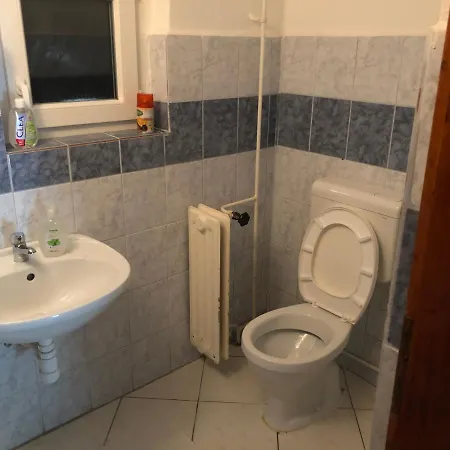 Dani Vendeghaz ,miskolctapolca Kiado Szallashely Apartment