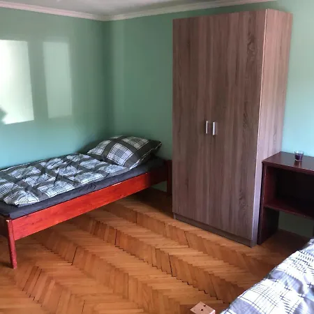 Dani Vendeghaz ,miskolctapolca Kiado Szallashely Apartment